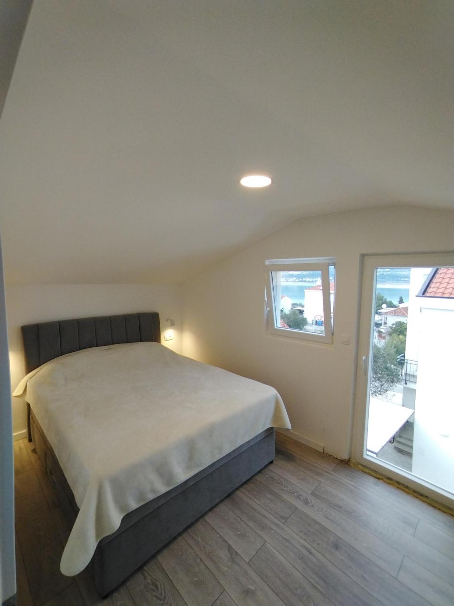 Apartments Paola Trogir Room photo