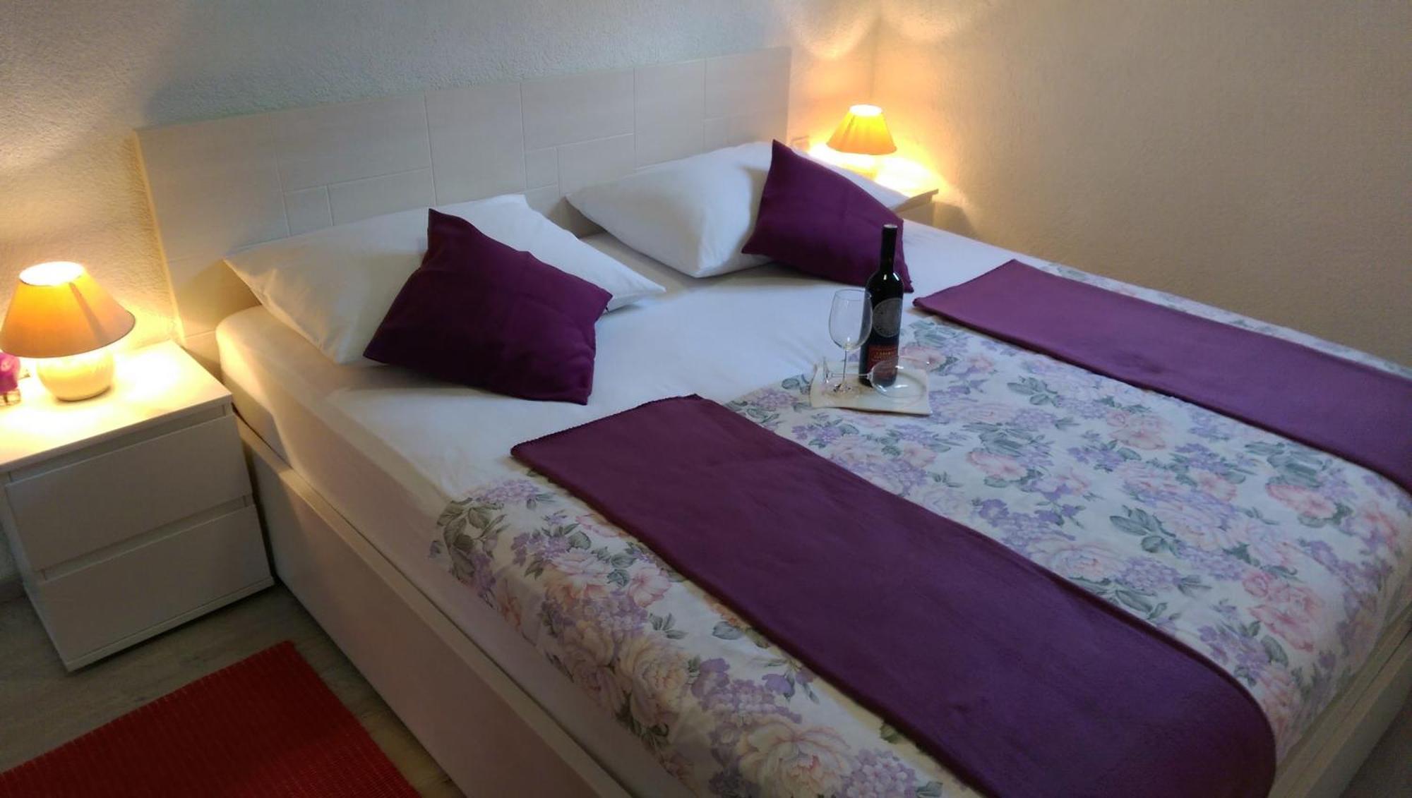 Apartments Paola Trogir Room photo